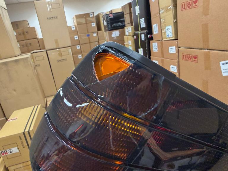 Preview: B-Ware  Exklusiv Classic-Sport Design Rückleuchten für BMW 3er E30 Facelift Limo, 2-Türer (Coupe), Cabrio, Touring 87-94 schwarz