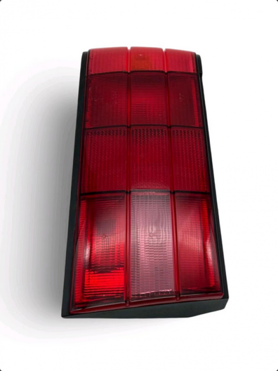 Preview: Exklusiv Classic-Sport Design Rückleuchten passend für BMW 3er E30 Facelift Limo, 2-Türer (Coupe), Cabrio, Touring 87-94 rot