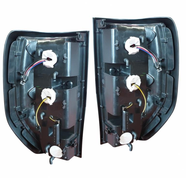 Upgrade Design LED Lightbar Rückleuchten für Ford Ranger T6 / T7 2012+ schwarz/klar