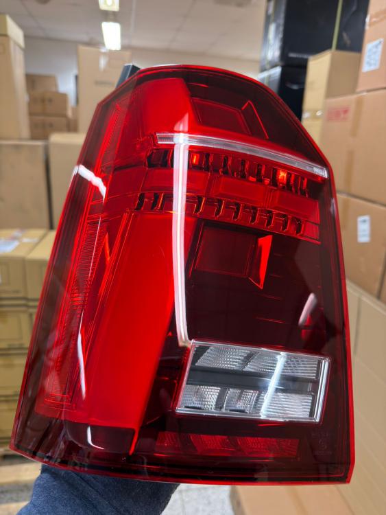 Preview: Voll LED Lightbar Design Rückleuchten für VW T6 15-19 rot/rauch mit dynamischen Blinker (für Heckklappe/Halogen)
