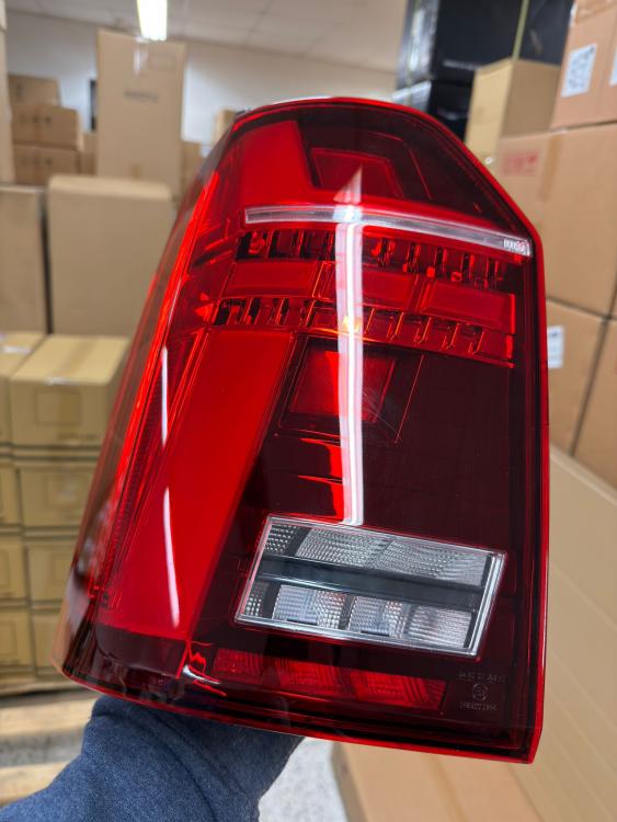Preview: Voll LED Lightbar Design Rückleuchten für VW T6 15-19 rot/rauch mit dynamischen Blinker (für Heckklappe/Halogen)