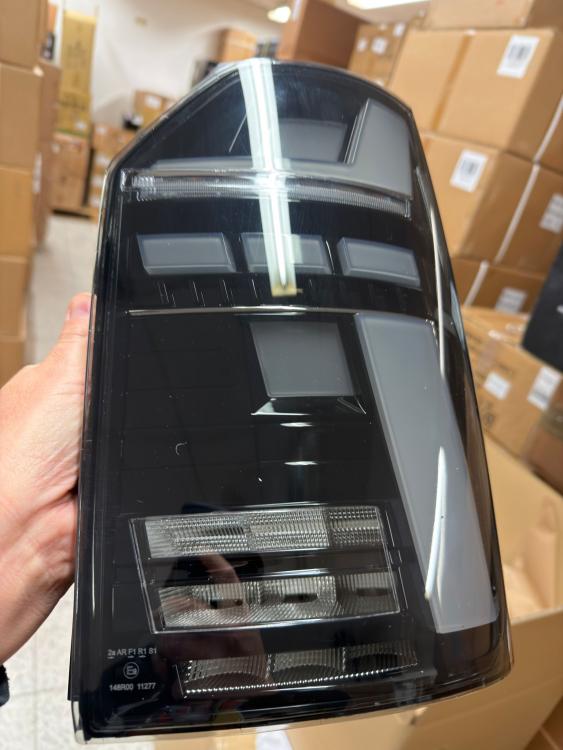 Preview: B-Ware - Voll LED Rückleuchten für VW T6 2015-2019 schwarz T6.1-Look sequentieller Start Laufblinker