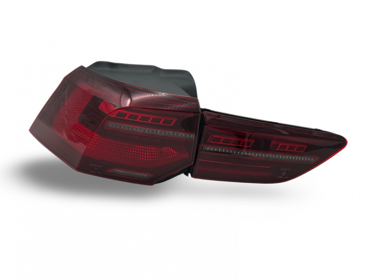 R-Look Voll LED Rückleuchten mit dynamischem LED Blinker für den VW Golf VIII ab Bj. 2020