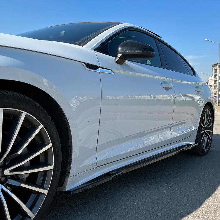 Preview: Upgrade Design Seitenschweller Set passend für Audi A5 / S5 F5 Facelift 19-24 Hochglanz schwarz