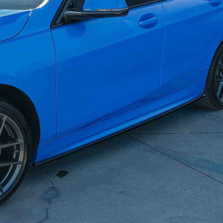 Upgrade Sport Design Seitenschweller Set passend für BMW 1er F40 19+ Hochglanz schwarz