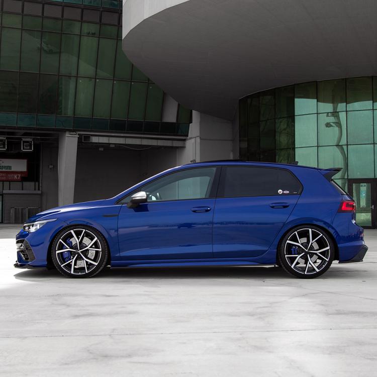 Upgrade Sport Design Seitenschweller Set passend für VW Golf 8 20+ Hochglanz schwarz