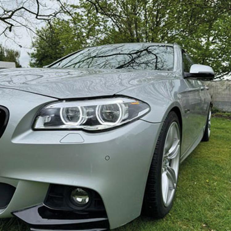 VOLL LED Angel Eyes Scheinwerfer Set für BMW 5er F10/F11 LCI (Facelift) 13-16 schwarz