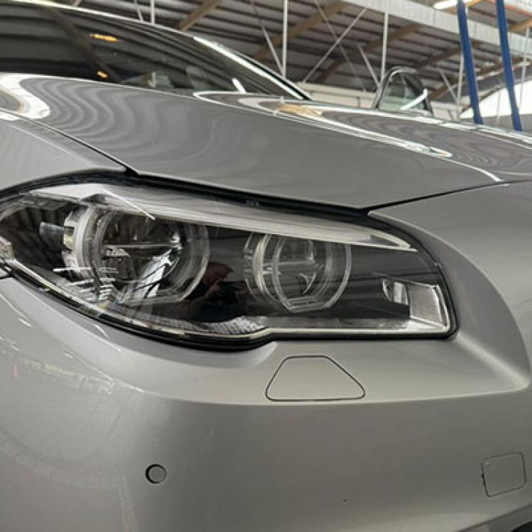 VOLL LED Angel Eyes Scheinwerfer Set für BMW 5er F10/F11 LCI (Facelift) 13-16 schwarz