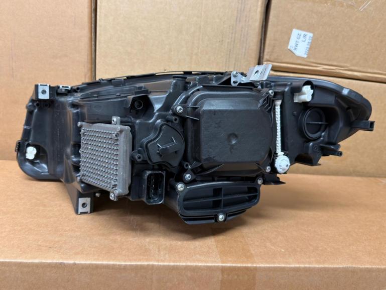 Preview: B-Ware  VOLL LED Angel Eyes Scheinwerfer Set passend für BMW 5er F10/F11 LCI (Facelift) 13-16 schwarz