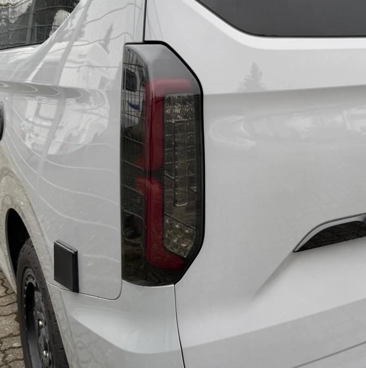 Preview: Voll LED Upgrade Design Rückleuchten passend für Ford Transit Custom / Custom (MK3) ab 2023 schwarz/rauch