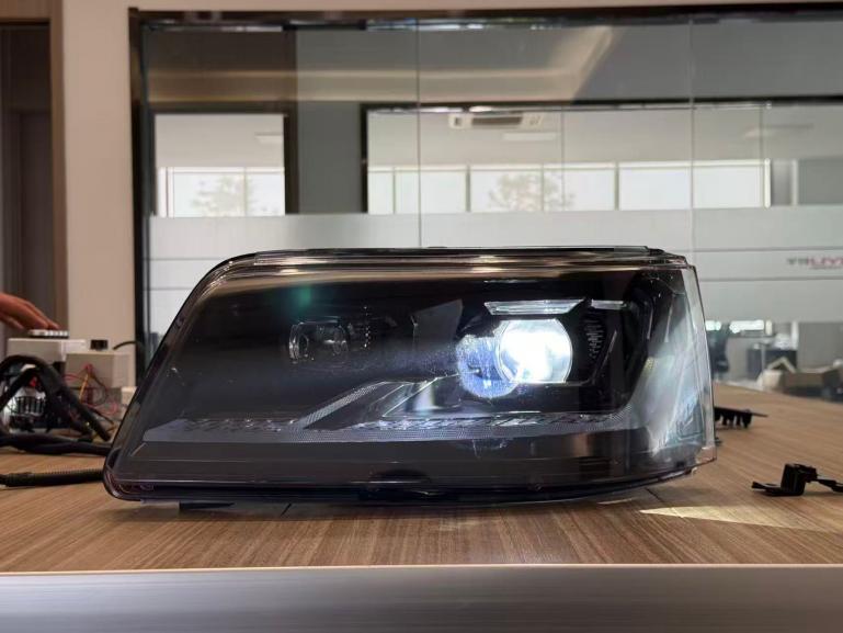 EXCLUSIVE VOLL LED "Specialized" Upgrade Design Scheinwerfer Set VW T5 03-09 schwarz