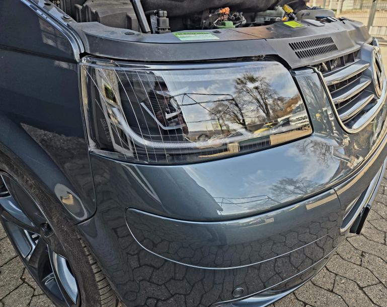 Preview: Ugrade Design Voll LED Tagfahrlicht Scheinwerfer für VW T5 03-09 schwarz mit Dynamik und Welcome-Funktion