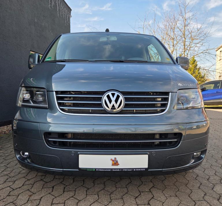 Ugrade Design Voll LED Tagfahrlicht Scheinwerfer passend für VW T5 03-09 schwarz mit Dynamik und Welcome-Funktion