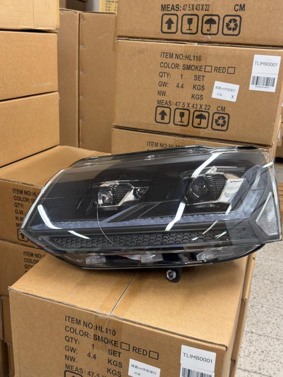 B-Ware  Ugrade Design Voll LED "Specialized" Tagfahrlicht Scheinwerfer passend für VW T5 GP (Facelift) 10-15 schwarz ohne Dynamik und ohne Welcome-Funktion!
