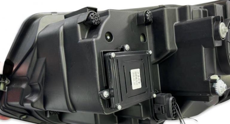 Ugrade Design Voll LED "Specialized" Tagfahrlicht Scheinwerfer passend für VW T5 GP (Facelift) 10-15 schwarz ohne Dynamik und ohne Welcome-Funktion!