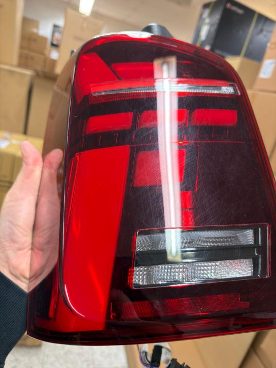 B-Ware  Voll LED Lightbar Design Rückleuchten passend für VW T5 03-09 / T5 GP (Facelift) 10-15 rot/rauch mit dynamischen Blinker
