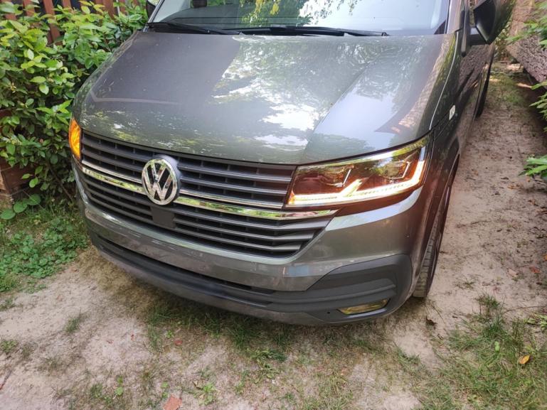 Voll LED "Specialized" Tagfahrlicht Scheinwerfer passend für VW T6.1 19+ schwarz mit LED Blinker