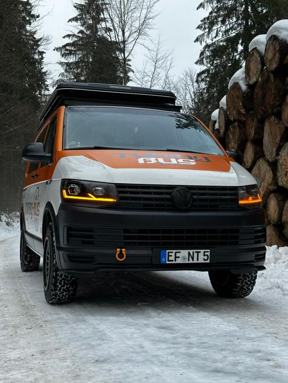 Voll LED Tagfahrlicht Scheinwerfer passend für VW T6 15-19 schwarz mit dynamischen LED Blinker