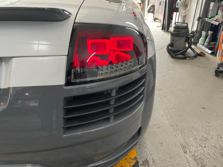 LED Upgrade Design Rückleuchten für Audi TT 8N 99-06 rot/rauch