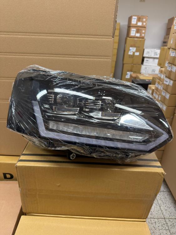 Preview: B-Ware  VOLL LED Tagfahrlicht Scheinwerfer für VW T5 GP (Facelift) 10-15 schwarz mit dynamischem LED Blinker und Begrüßungsfunktion