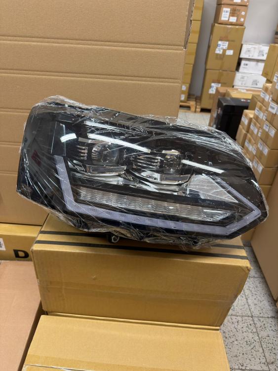 Preview: B-Ware  VOLL LED Tagfahrlicht Scheinwerfer für VW T5 GP (Facelift) 10-15 schwarz mit dynamischem LED Blinker und Begrüßungsfunktion