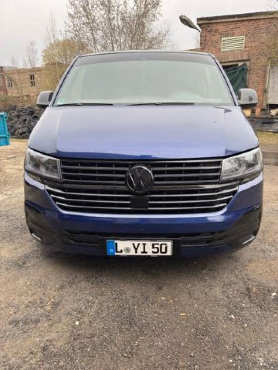 Voll LED Tagfahrlicht Scheinwerfer Set "Complete Black" passend für VW T6.1 schwarz ab 2019 mit dynamischem Blinker & Willkommensfunktion