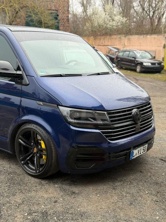 Voll LED Tagfahrlicht Scheinwerfer Set "Complete Black" passend für VW T6.1 schwarz ab 2019 mit dynamischem Blinker & Willkommensfunktion