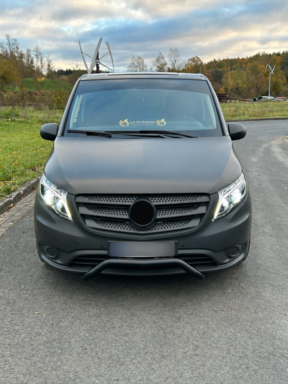 Preview: Sparpaket - VOLL LED Tagfahrlicht Scheinwerfer passend für Mercedes Benz V-Klasse / Vito W447 14-23 schwarz mit LED Blinker + LED Upgrade Design Rückleuchten passend für Mercedes Benz Vito W447 14-23 rot/weiß dynamisch