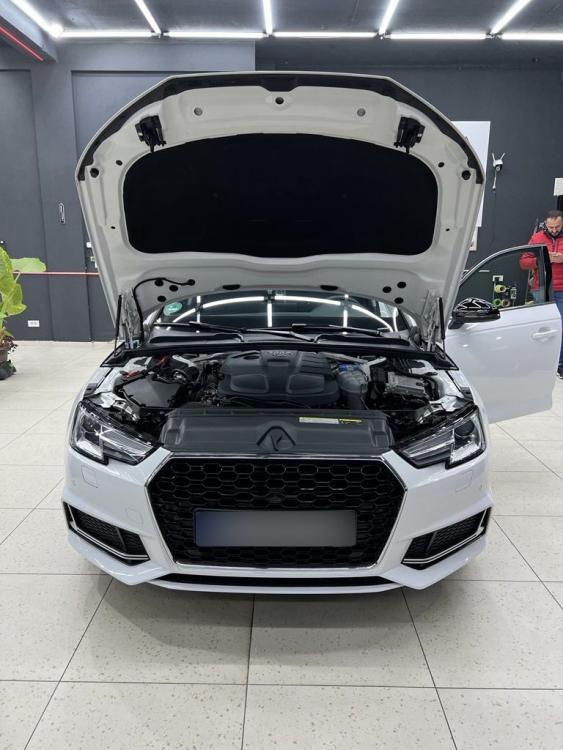 Upgrade Sportgrill / Kühlergrill für Audi A4 B9 (8W) 15-19 chrom/Hochglanz schwarz in Wabendesign