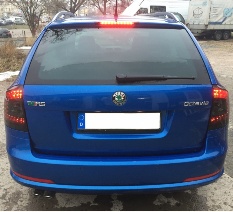 LED Upgrade Design Rückleuchten für Skoda Octavia 2 (1Z) Combi 04-11 schwarz/rauch dynamisch