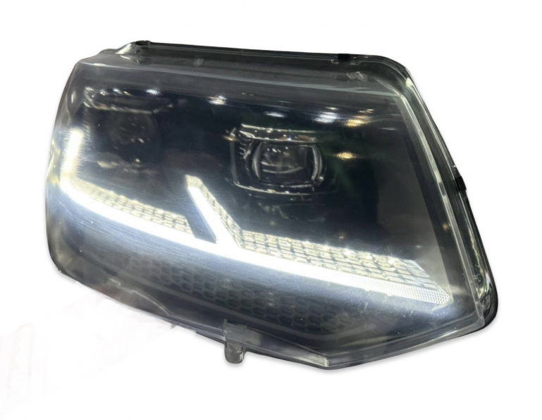 Ugrade Design Voll LED Tagfahrlicht Scheinwerfer für VW T5 GP (Facelift) 10-15 schwarz mit dynamischen LED Blinker und Welcome Funktion!