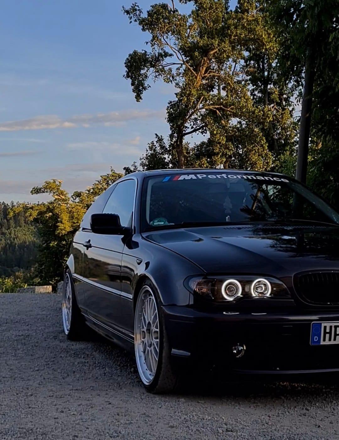 Angel Eyes Scheinwerfer für 3er BMW E46 in Schwarz