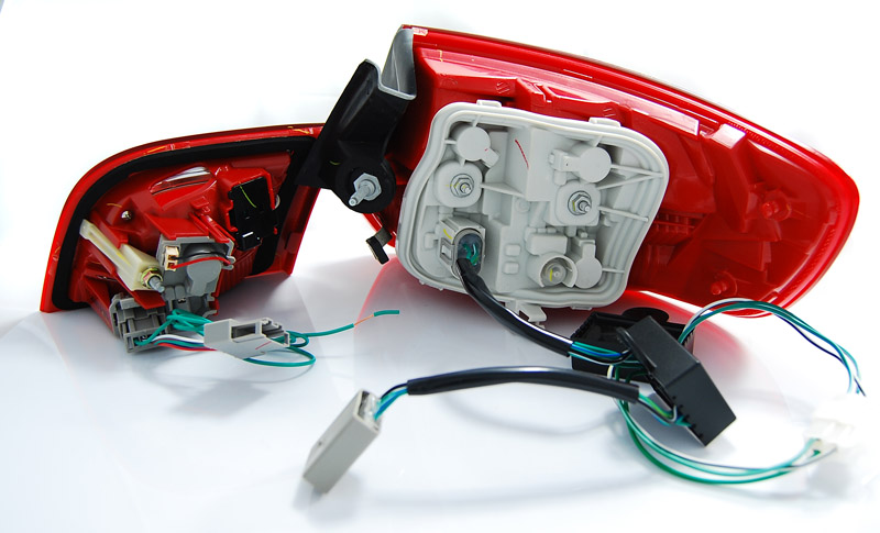 Tuning-Tec Rückleuchten Set LED Lightbar Rückleuchten-Set Für Audi A3 8P Sportback (2003-2008) - Rot/smoke Design Led Polo 9n3
