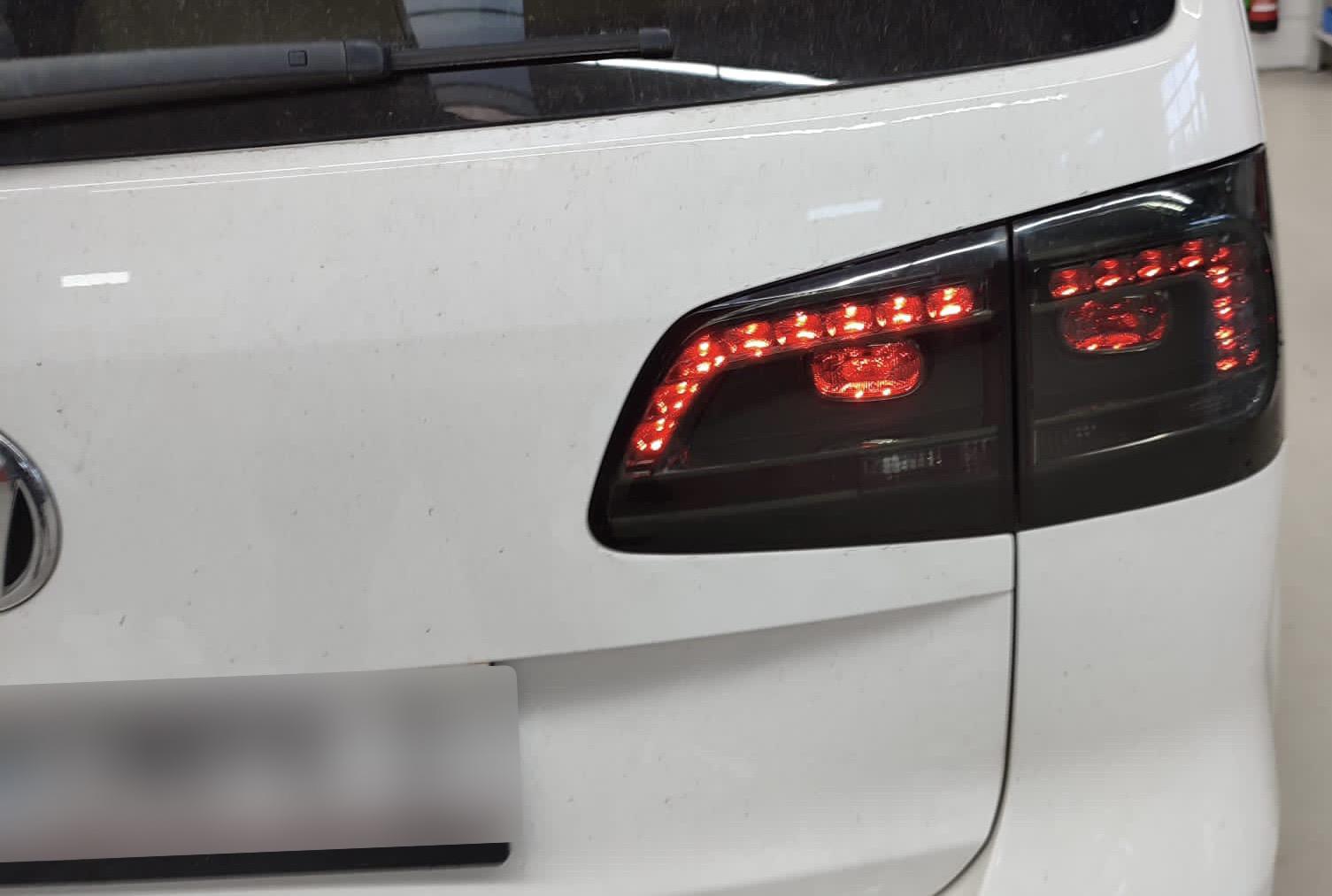 VW Touran 5T LED Rückleuchten Nachrüstpaket