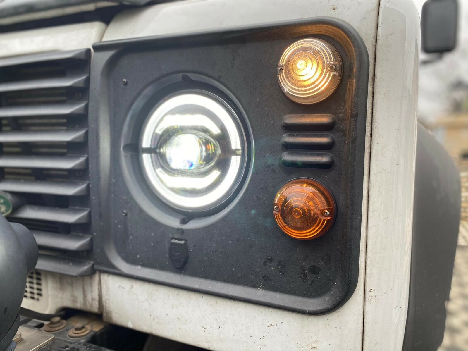 Voll LED Angel Eyes Scheinwerfer für Land Rover Defender 90 / 110 / 130  90-16 schwarz