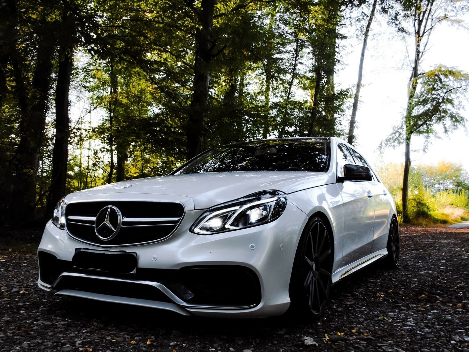 W212 AMG E63 Style Einstiegsleisten Schwarz Matt Weiß LED Mercedes-Benz  E-Klass