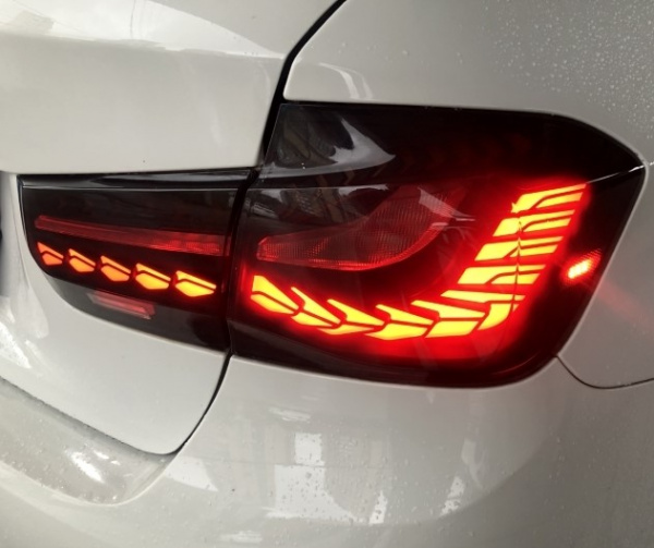 Voll LED Upgrade Design Rückleuchten für BMW 5er F10 Lim. 10-16 schwarz/rauch in OLED Technik mit dynamischem Blinker