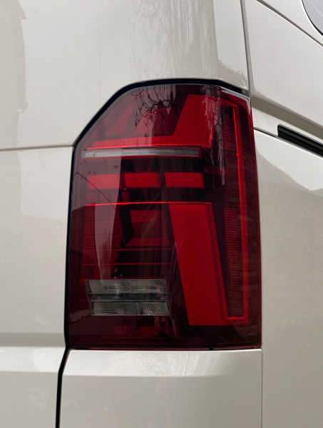 Voll LED Rückleuchten für VW T6 2015-2019 rot T6.1-Look sequentieller Start Laufblinker