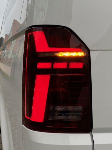 Voll LED Rückleuchten für VW T6 2015-2019 rot T6.1-Look sequentieller Start Laufblinker