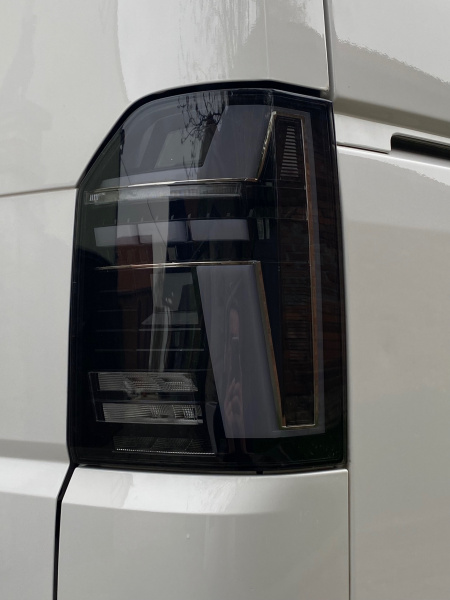 Voll LED Rückleuchten für VW T6 2015-2019 schwarz T6.1-Look sequentieller Start Laufblinker