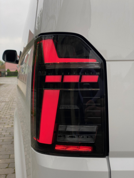 Voll LED Rückleuchten für VW T6 2015-2019 schwarz T6.1-Look sequentieller Start Laufblinker