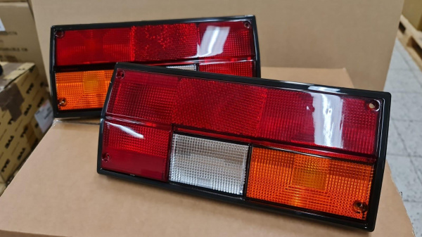 Klassik Design Rückleuchten für VW T3 79-92 rot/weiß/orange