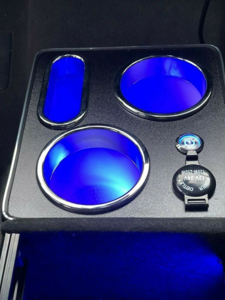 Upgrade Staufach Mittelkonsole Ablage für VW T6 16-19 mit LED Beleuchtung und USB