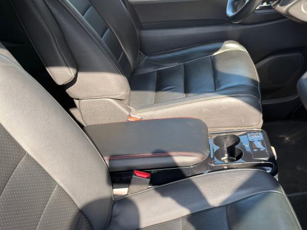 Upgrade+ "Freeze" Staufach Mittelkonsole Ablage passend für Opel Zafira Life / Lounge 21+ mit Kühlfunktion, USB und Getränkehaltern + App Steuerung