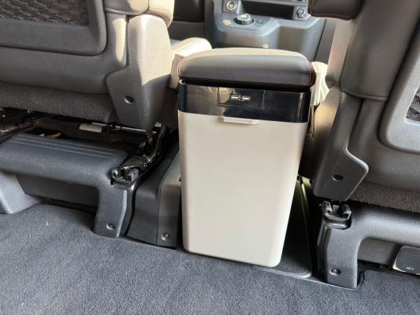 Upgrade+ "Freeze" Staufach Mittelkonsole Ablage passend für Opel Zafira Life / Lounge 21+ mit Kühlfunktion, USB und Getränkehaltern + App Steuerung