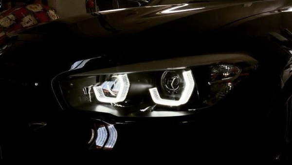 VOLL LED Tagfahrlicht Angel Eyes Scheinwerfer für BMW 1er F20/F21 LCI (Facelift) 15-19 schwarz