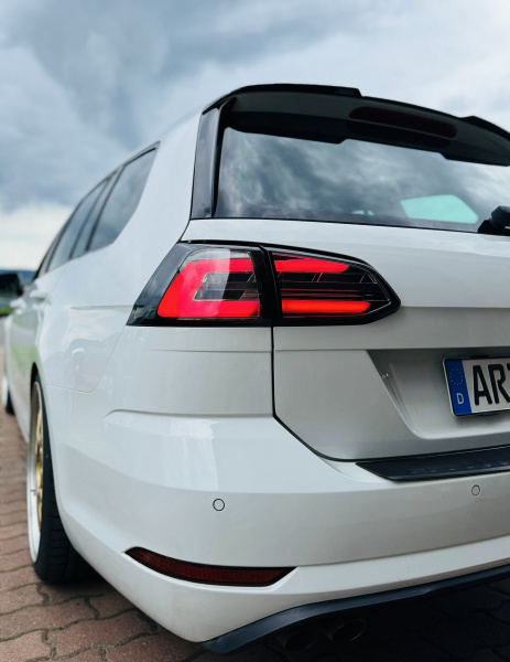 VOLL LED Upgrade Design Rückleuchten Set für VW Golf 7 (VII) Variant (Kombi) 12-17 schwarz mit dynamischem LED Blinker