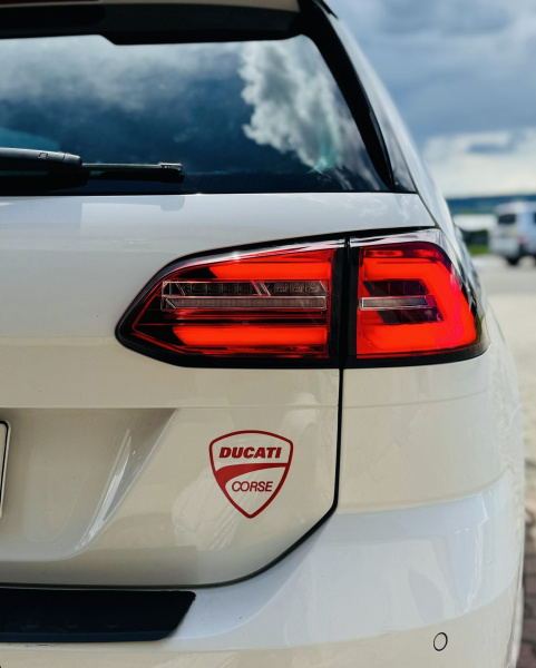 VOLL LED Upgrade Design Rückleuchten Set für VW Golf 7 Facelift Variant (Kombi) 17-20 rot/weiß mit dynamischem LED Blinker