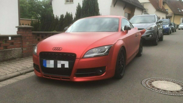Upgrade Sportgrill / Kühlergrill für Audi TT 8J Coupe/Roadster 06-14 matt schwarz in Wabendesign
