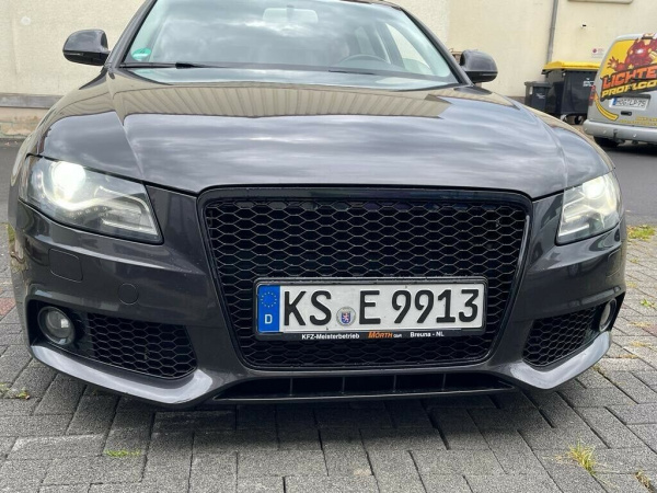 Upgrade Sportgrill / Kühlergrill für Audi A4 B8 (8K) 08-11 Hochglanz schwarz in Wabendesign